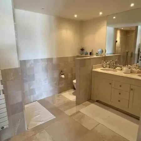 De 6 Chambres Avec Piscine Privee Jardin Clos Et Wifi A A 2 Km De La