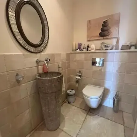 De 6 Chambres Avec Piscine Privee Jardin Clos Et Wifi A A 2 Km De La