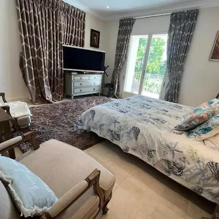 De 6 Chambres Avec Piscine Privee Jardin Clos Et Wifi A A 2 Km De La